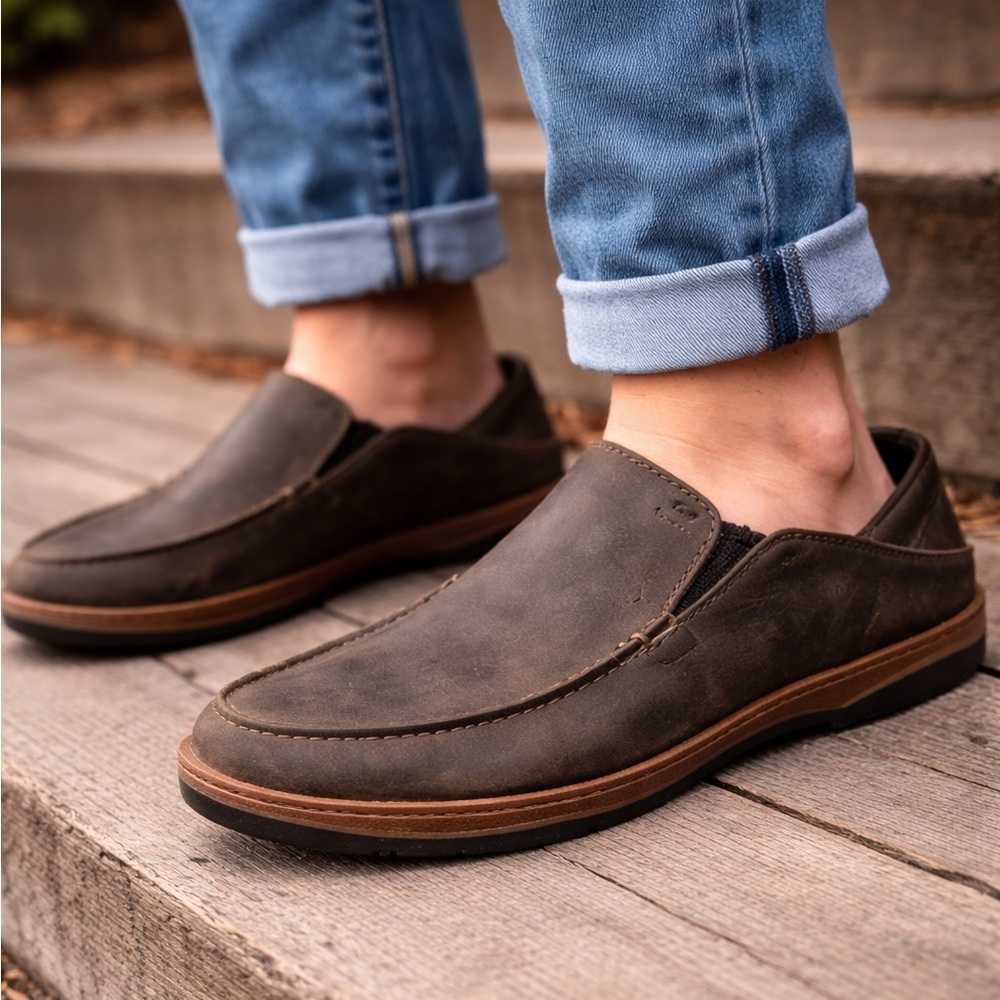 OluKai Moloa Men’s 9 Brown Distressed Leather Slip On Loafers Casual Shoes